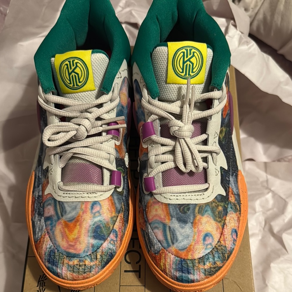 Unreleased Sz 6y Kyrie Irving Kids Nike Multi-colored shoes
